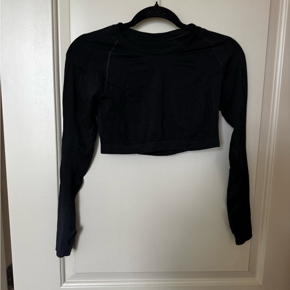 ALPHALETE Women's Black Amplify Long Sleeve Crop